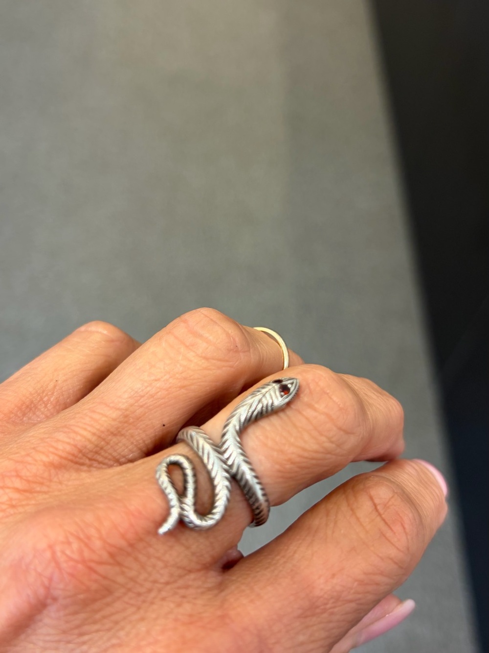 925 Sterling Silver Snake Wrap Ring w red stone eyes size 6.5